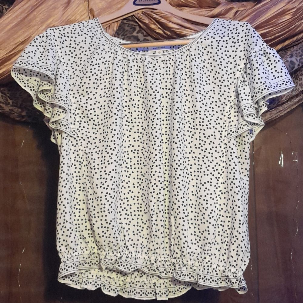 🤠Max Studio Lightweight Ruffled Blouse With Hearts Size Large Like New